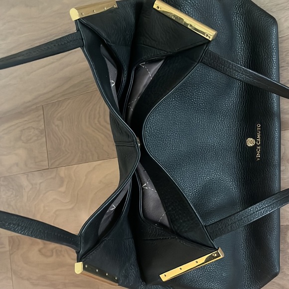 Vince Camuto lamb skin leather bag with double pockets - Picture 3 of 12